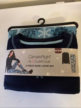Cuddl Duds Women’s 2-Piece Base Layer Set - Navy & Light Blue Snowflake